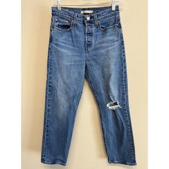 Levi's High-Rise Wedgie Straight Cropped Jeans Size 26x26 Med Wash - Picture 9 of 10